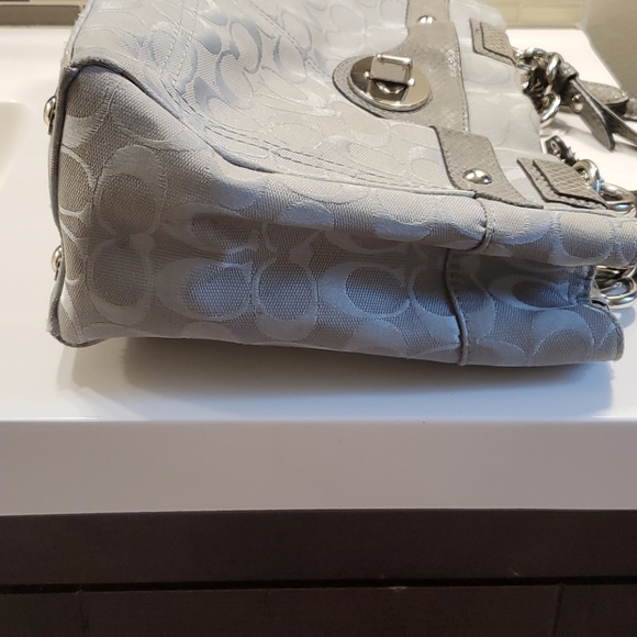 Coach - Picture 11 of 12